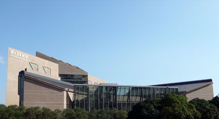 關(guān)山月美術(shù)館重開 市民共享藝術(shù)空間(組圖)